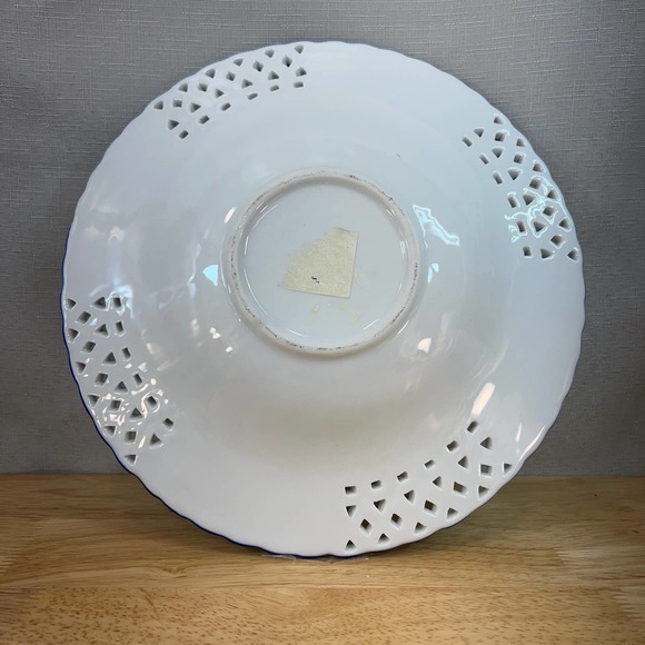 Vintage Reticulated blue and white‎ porcelain shallow bowl 10” - Picture 2 of 4